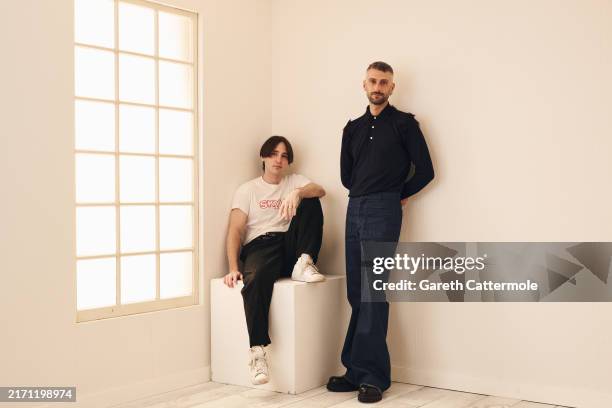 James Rathbone Reyburn 42 Solemates Stock Photos, High-Res Pictures, and Images - Getty Images
