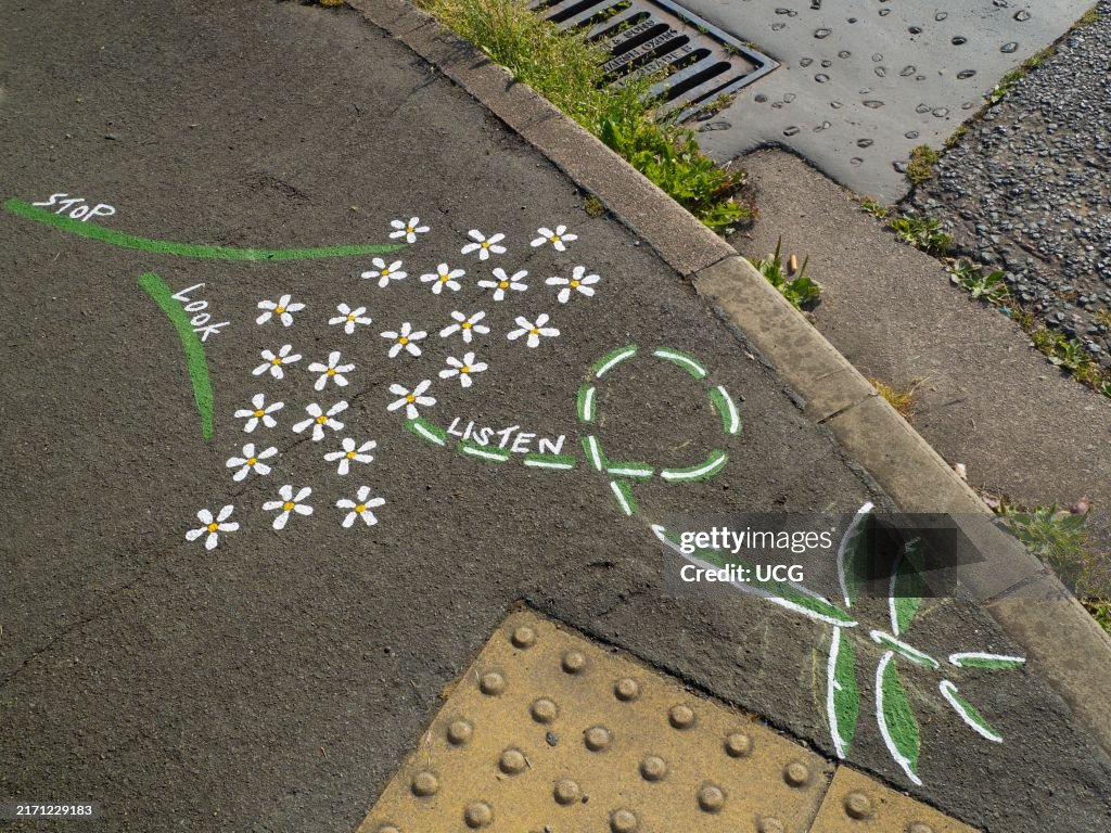 Motto for the day, scrawled on the pavement in Abingdon, by the Thames
