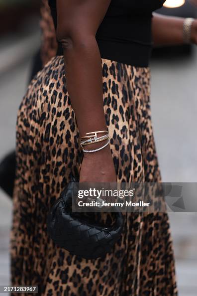 Street Style - September 2024 - New York Fashion Week Street Style - September 2024 - New York Fashion Week