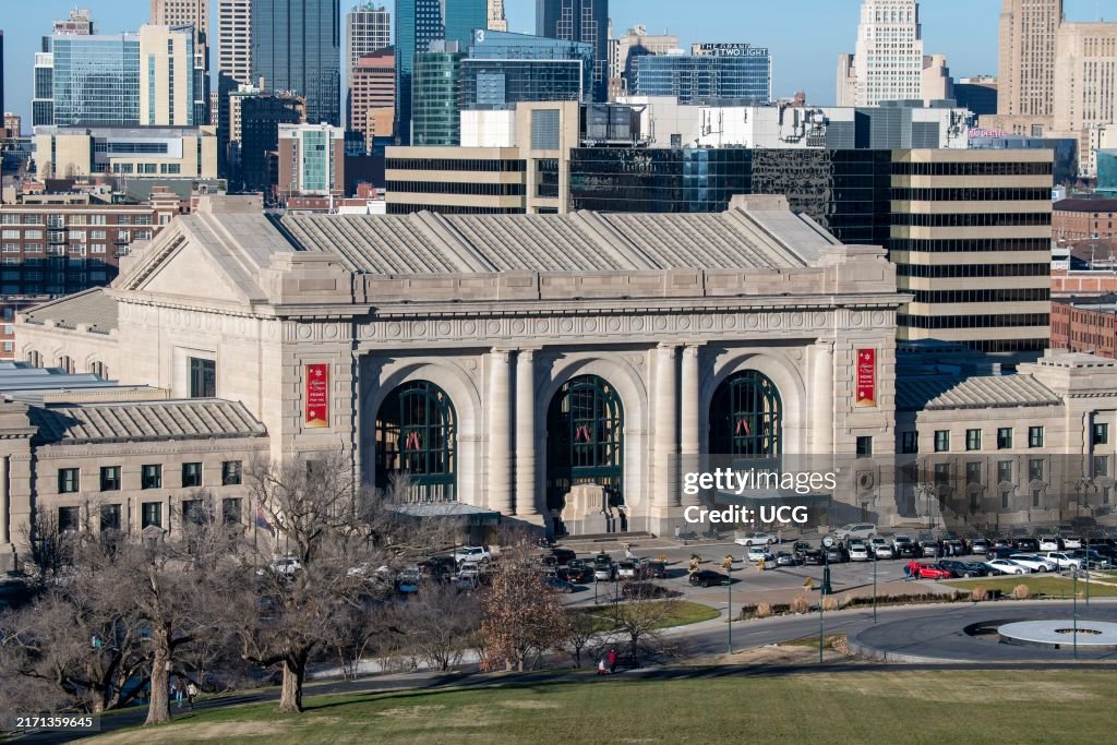 Kansas City skyline with Union Station.