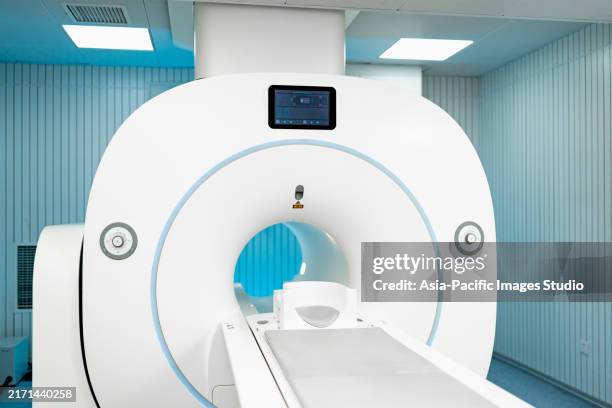 Scan Nd Machine 818 Ct Scan Machine Photos Stock Photos, High-Res Pictures, and Images ...