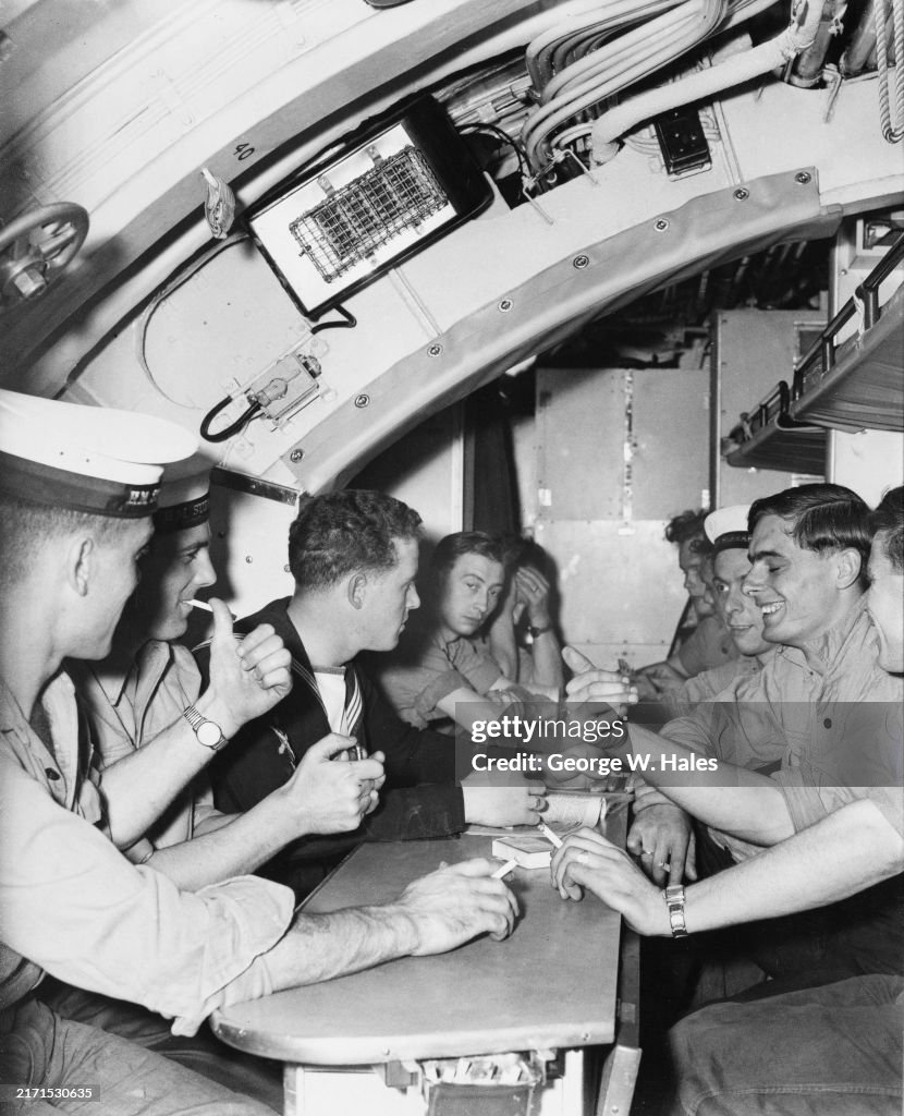 1958 RN Submarine HMS Porpoise (S01)