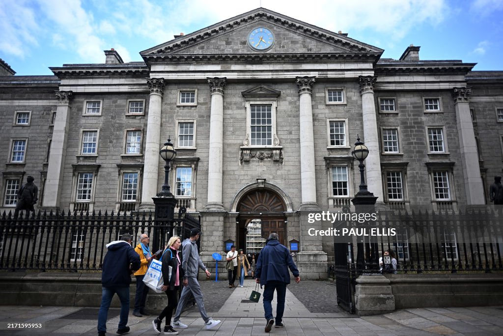 IRELAND-ECONOMY-TOURISM-DAILY LIFE