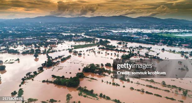 flood threat affected by super typhoon yagi 2024 - condições meteorológicas extremas imagens e fotografias de stock