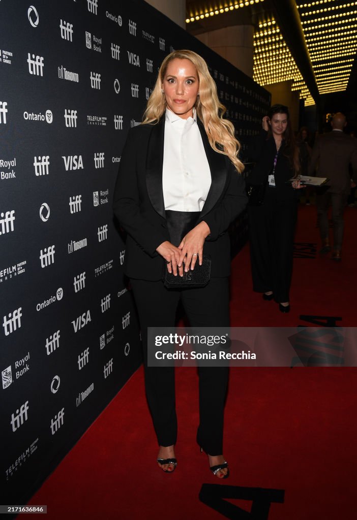 Elizabeth Shell Elizabeth Berkley attends the premiere of