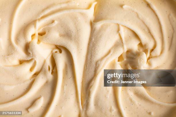 close up of vanilla ice cream. - vanilla stockfoto's en -beelden