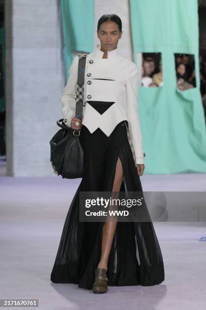 Model on the runway at Burberry RTW Spring 2025 as part of London Ready to Wear held at the National Theatre on September 15, 2024 in London, England.