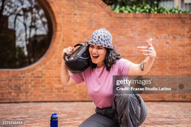 221 Female Gangster Rappers Stock Photos, High-Res Pictures, and Images ...