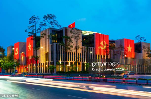 edificio de la asamblea nacional de vietnam en hanoi, vietnam - comunismo fotografías e imágenes de stock
