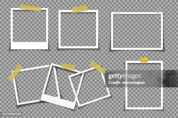 illustrations, cliparts, dessins animés et icônes de collection de cadre de photo avec le lieu blanc avec le ruban collant - trombone