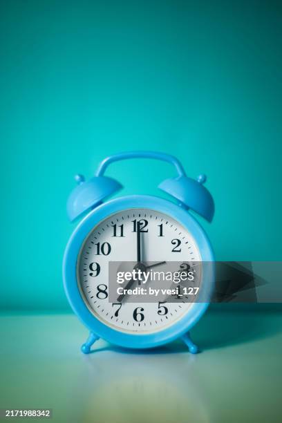 7 Number Clock 615 Number 7 Clock Stock Photos, High-Res Pictures, and Images - Getty ...