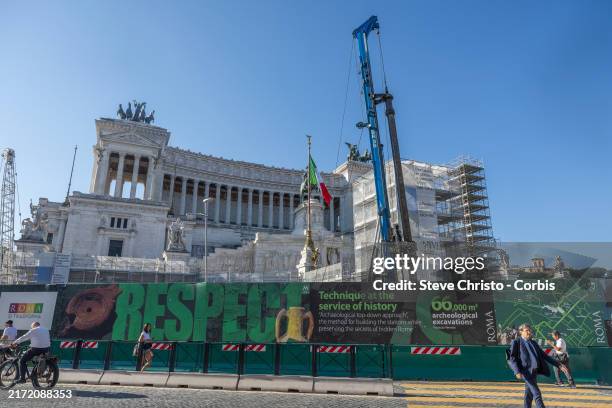 Metro Build Rome Delayed 4,415 Piazza Venezia Stock Photos, High-Res Pictures, and Images ...
