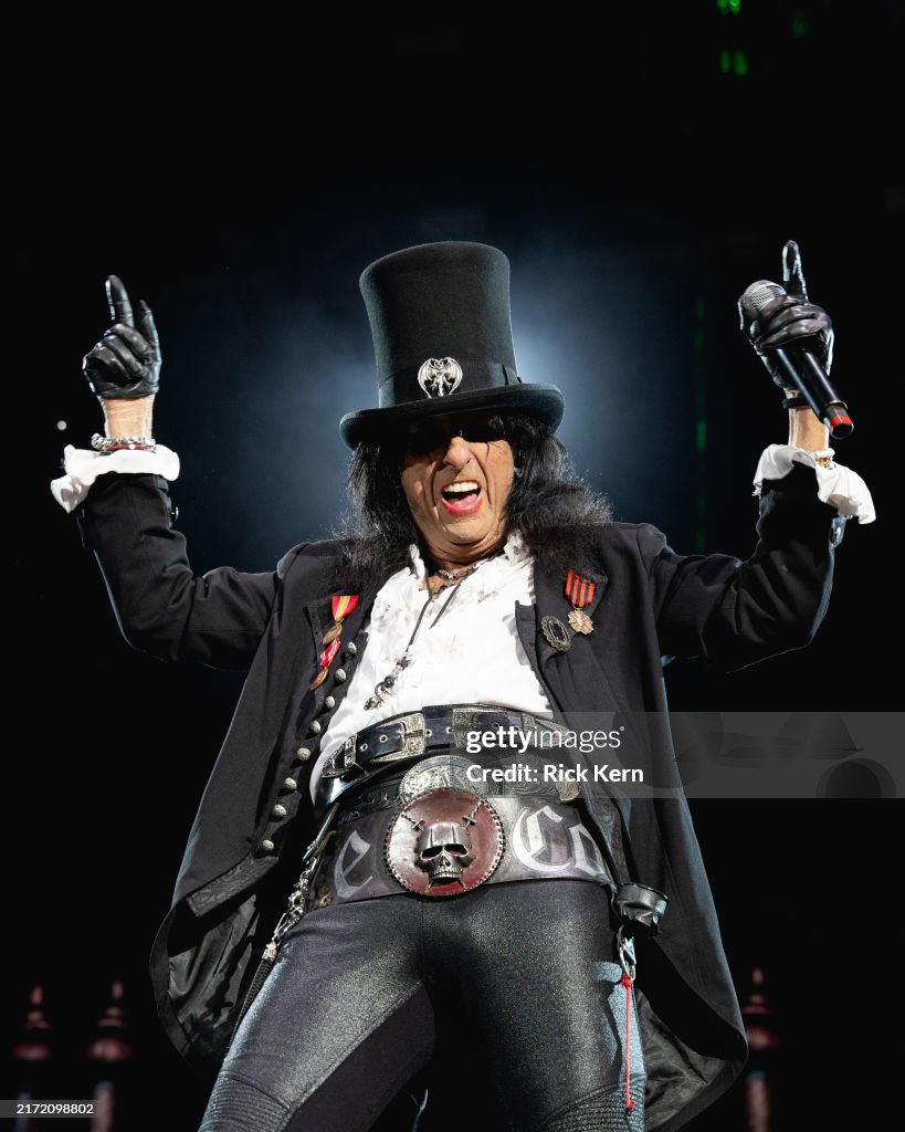 Rob Zombie and Alice Cooper: Freaks On Parade 2024 Tour - Austin, TX