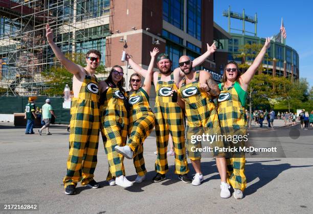 Packer Backers 5,794 Greenbay Packers Fans Stock Photos, High-Res Pictures, and Images ...