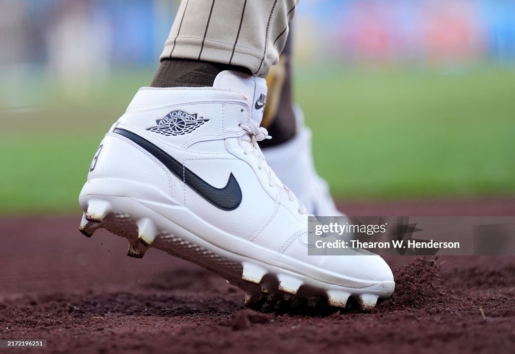 Mlb Players Wear Popular Baseball Cleats A Detailed View Of The