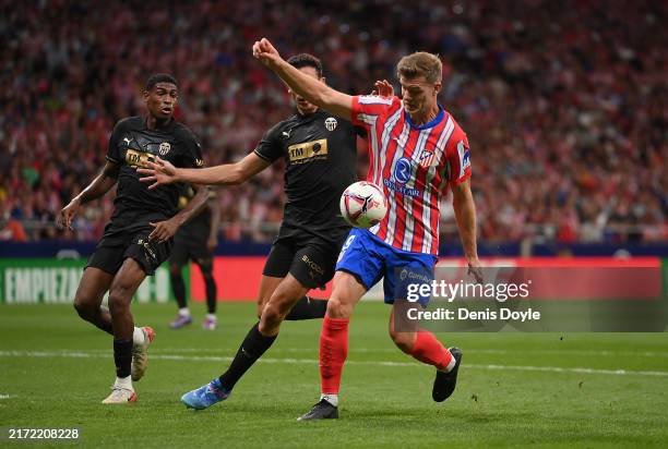 26,710 Valencia Vs Atletico Madrid Stock Photos, High-Res Pictures, and Images - Getty Images