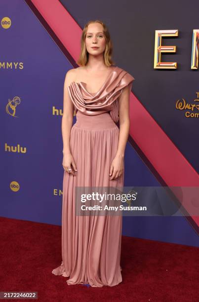 Hannah Einbinder attends the 76th Primetime Emmy Awards at Peacock Theater on September 15, 2024 in Los Angeles, California.