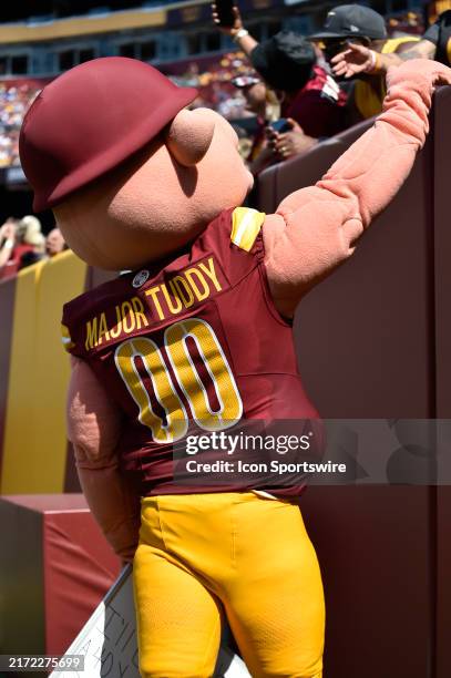245 Washington Redskins Mascot Stock Photos High Res Pictures And 245-washington-redskins-mascot-stock-photos-high-res-pictures-and