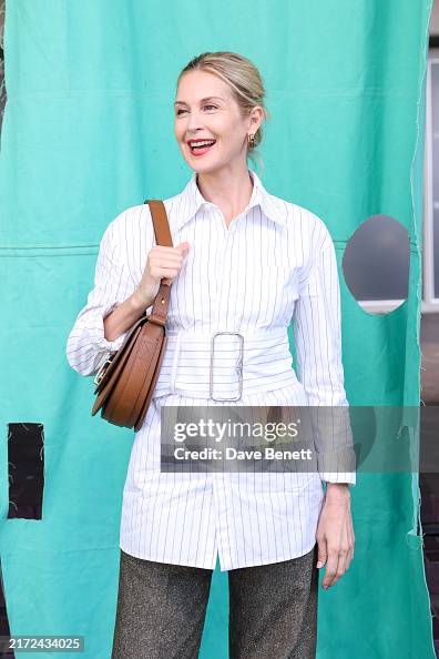 Kelly Rutherford 2025 Kelly Rutherford attends the Burberry Summer 2025 show during London ...