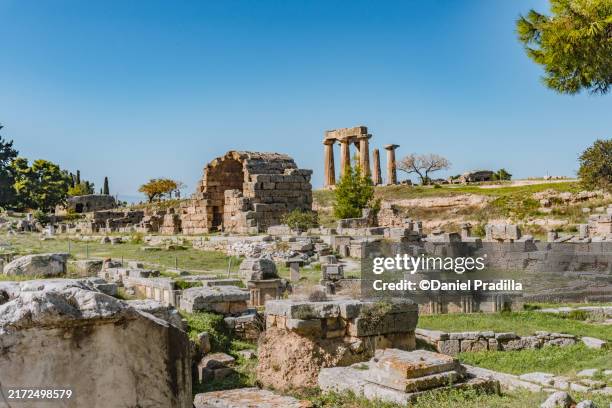 archaeological site, ancient corinth, greece - templo de apolo corinto imagens e fotografias de stock