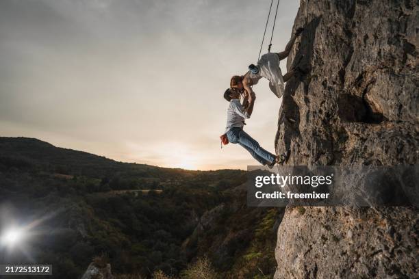 liebe und adrenalin - adrenalin stock-fotos und bilder