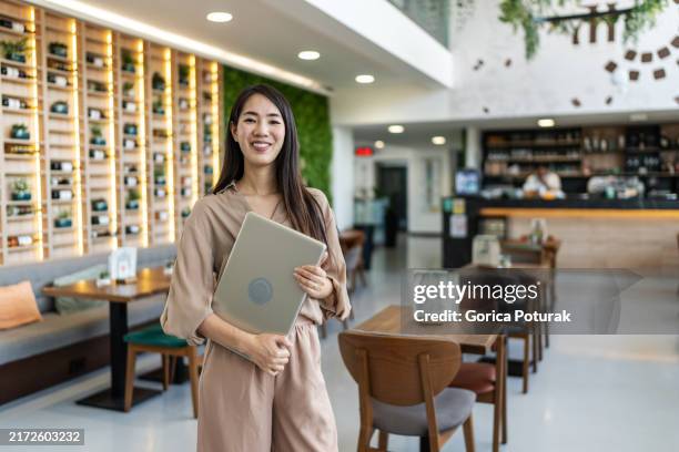 portrait of asian confident businesswoman - founder stock pictures, royalty-free photos & images