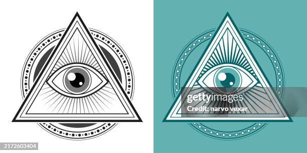 ilustraciones, imágenes clip art, dibujos animados e iconos de stock de el ojo de dios que todo lo ve en el triángulo de geometría sagrada, la artesanía masónica y el simbolismo de los illuminati. elemento de diseño de logotipo o emblema vectorial. - geometría sagrada