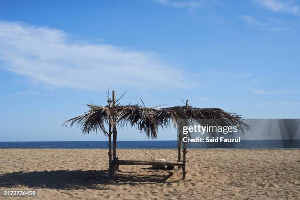 coastal cottage - shack stock pictures, royalty-free photos & images