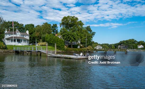 luxury homes coastal ct - norwalk ct stock pictures, royalty-free photos & images