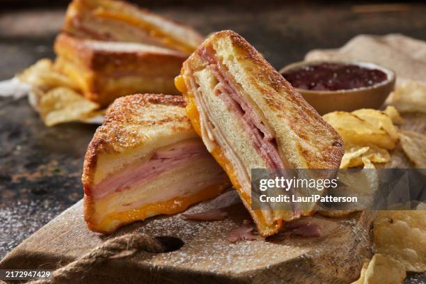 the classic monte cristo sandwich - presunto floresta negra imagens e fotografias de stock