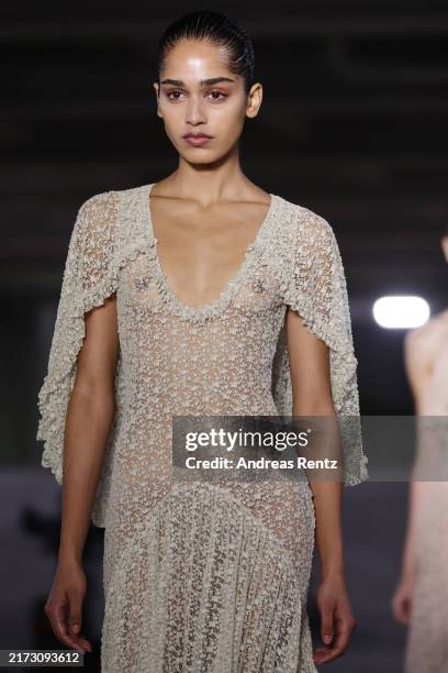 Model walks the runway at the Philosophy Di Lorenzo Serafini fashion show during the Milan Womenswear Spring/Summer 2025 on September 19, 2024 in...