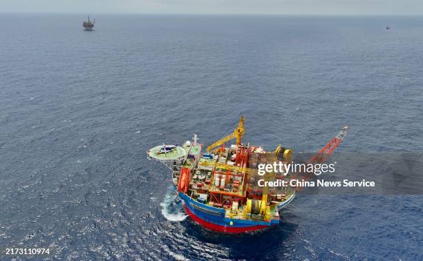 Floating Storage Offloading 762 Floating Production Storage Offloading Stock Photos, High-Res ...