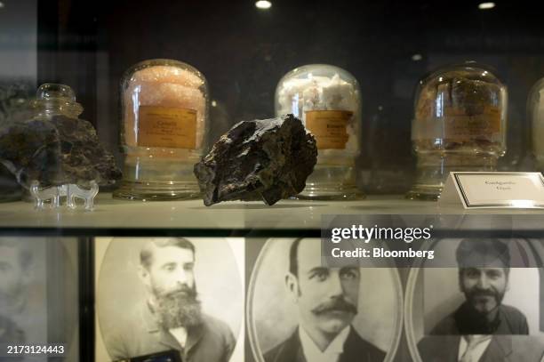 Core Sample Display Library 417 Cabinet Samples Stock Photos, High-Res Pictures, and Images - Getty ...