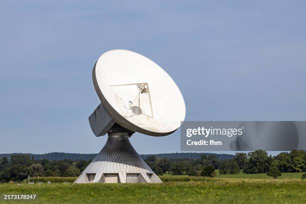 parabol antennas in the nature with blue sky - parabola stock pictures, royalty-free photos & images