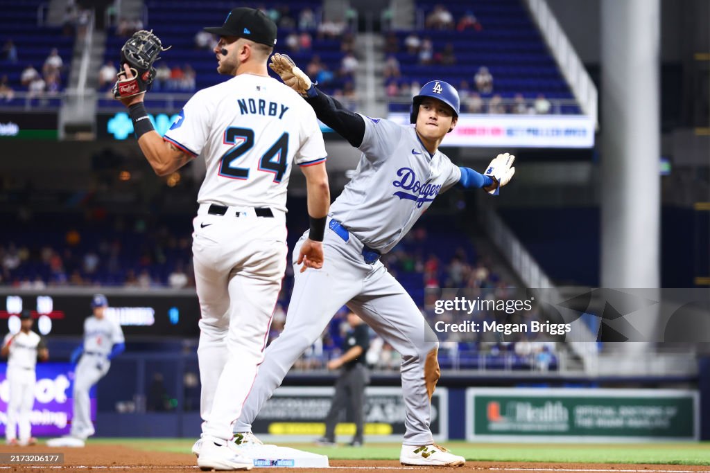 Los Angeles Dodgers v Miami Marlins