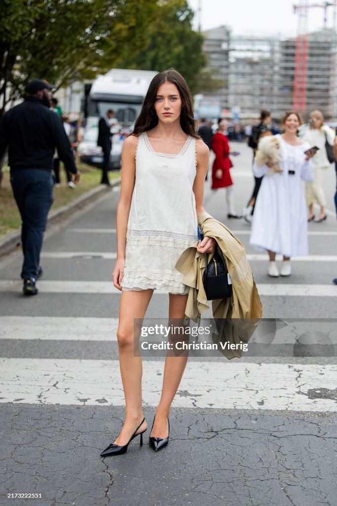 Street Style - Day 3 - Milan Fashion Week - Womenswear Spring/Summer 2025