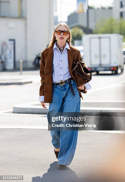 Street Style - Day 3 - Milan Fashion Week - Womenswear Spring/Summer 2025 Street Style - Day 3 - Milan Fashion Week - Womenswear Spring/Summer 2025