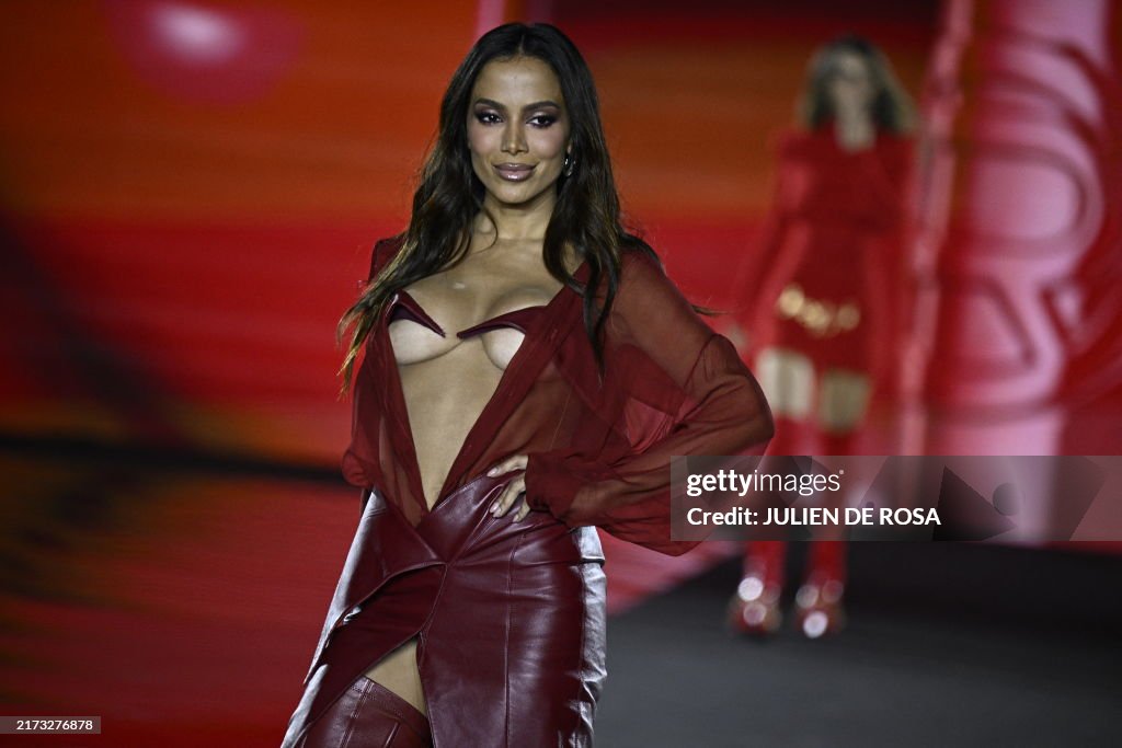 FASHION-FRANCE-WOMEN-LOREAL