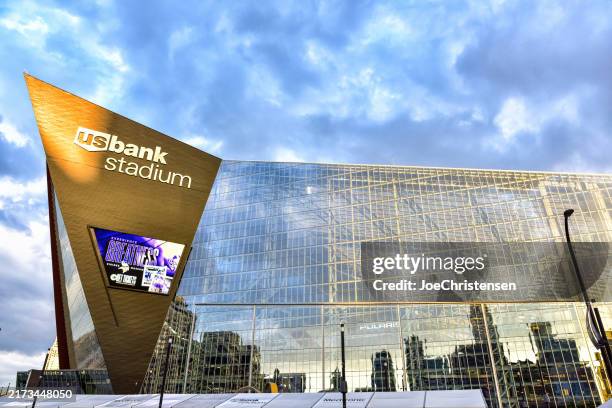 us bank stadium in minneapolis minnesota - home of the minnesota vikings - us bank stadium minneapolis stock pictures, royalty-free photos & images