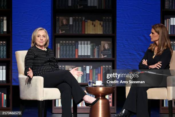 Maria Rodham 5,627 Hillary Clinton Full Body Stock Photos, High-Res Pictures, and ...
