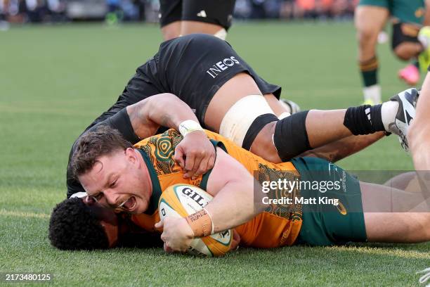 Matt Faessler of the Australian Wallabies scores a try during The Rugby Championship & Bledisloe Cup match between Australia Wallabies and New...