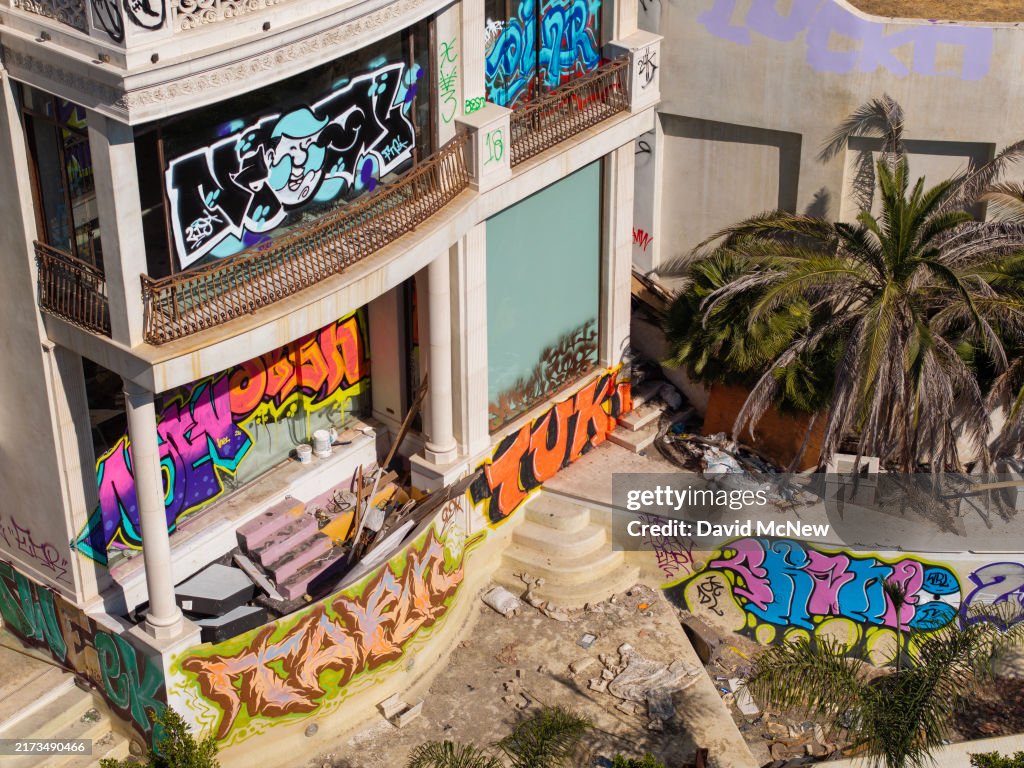 Hollywood Hills Mansions Covered In Graffiti