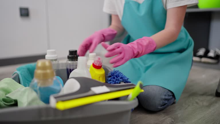https://media.gettyimages.com/id/2173495507/video/close-up-a-girl-cleaning-lady-in-a-blue-apron-transfers-items-for-cleaning-detergent-into-a.jpg?b=1&s=640x640&k=20&c=x7LS_6v3ShkzG1jmyhkYKvgEaBQcJMCDw1R2sov22nI=