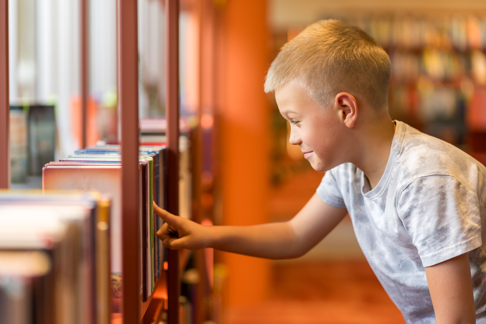 child choosing books