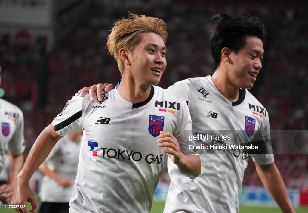 Urawa Red Diamonds v FC Tokyo - J.LEAGUE MEIJI YASUDA J1