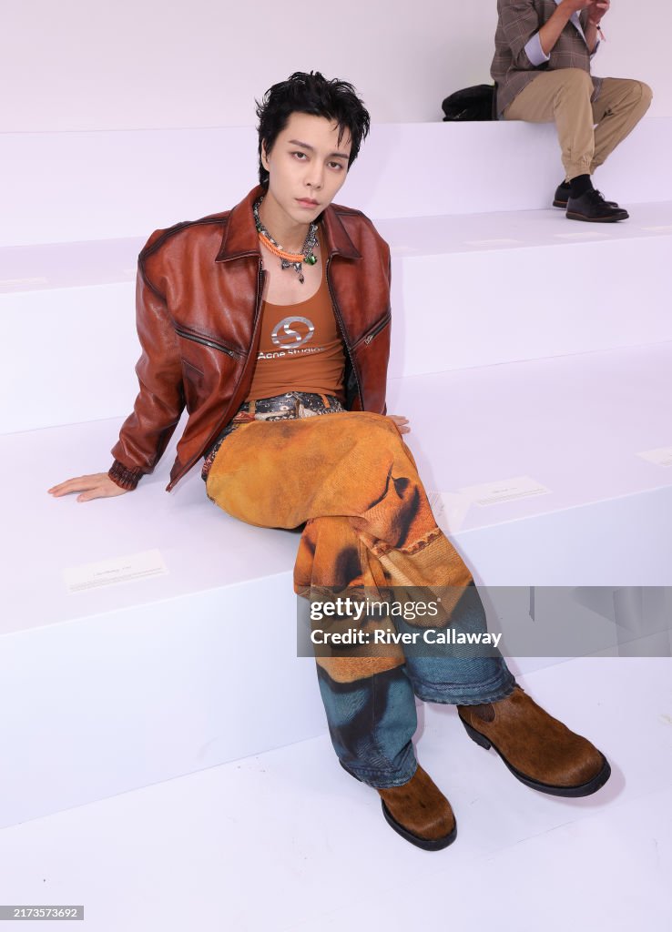 Acne Studios - Paris Fashion Week RTW Spring 2025 - Front Row