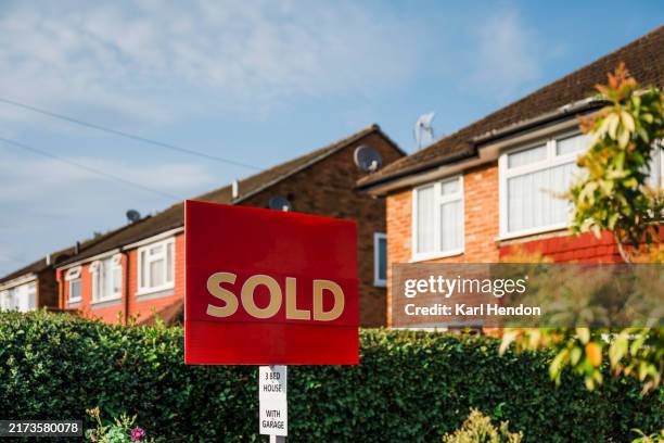 houses and gardens - sign stock pictures, royalty-free photos & images