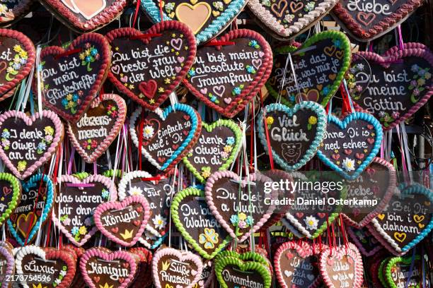 beer fest 2024: gingerbread hearts - oktoberfest munich stock pictures, royalty-free photos & images