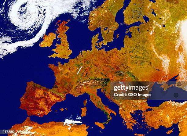 satellite map of europe with hurricane - weather map stockfoto's en -beelden