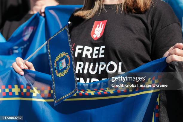 Lviv Open To The World Ukrainian T-Shirt Lviv Open To The World Ukrainian T-Shirt